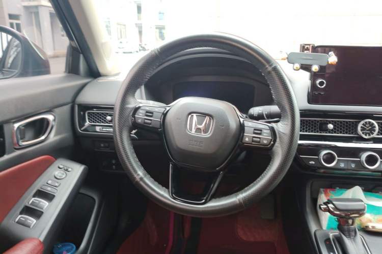Used Honda Civic 2023 240TURBO CVT Dynamic · Center Stage Special Edition Steering Wheel