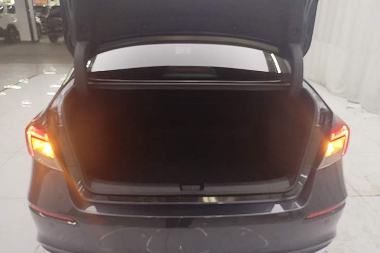 Used Honda Civic 2023 240TURBO CVT Dynamic · Center Stage Special Edition Trunk