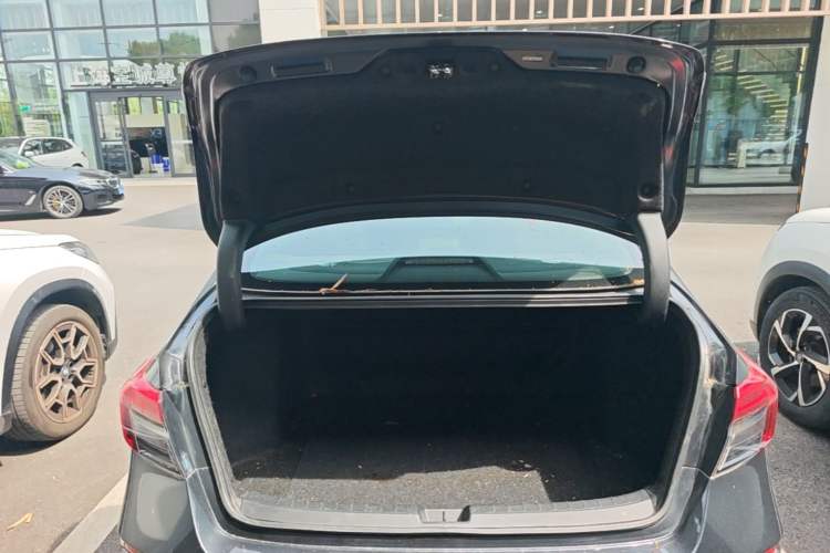 Used Honda Civic 2023 2.0L eHEV Sharp Edition Trunk