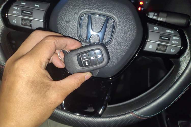 Used Honda Civic 2023 240TURBO CVT Dynamic · Center Stage Special Edition Vehicle Key