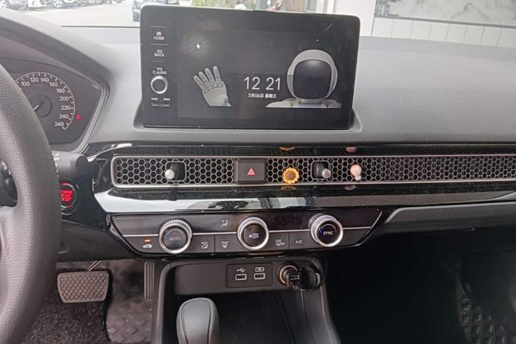 Used Honda Civic 2023 HATCHBACK 240TURBO CVT Zhiyue Edition Audio And AC Panel