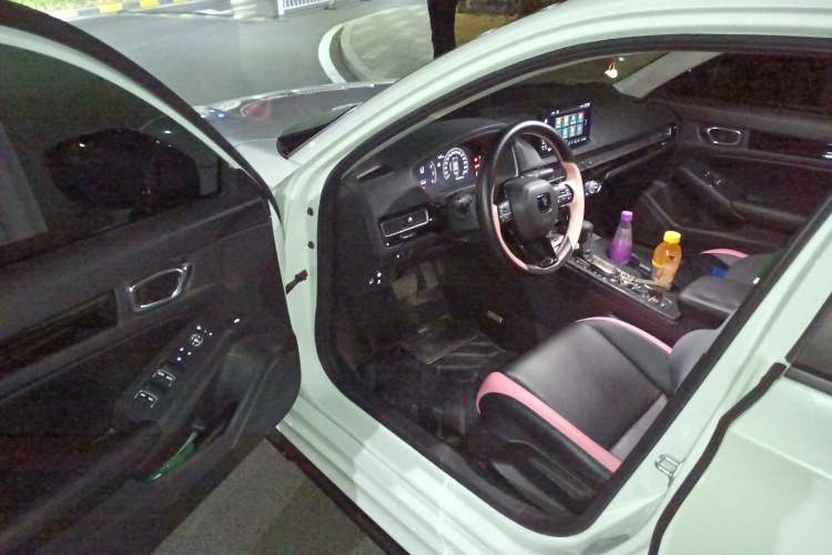 Used Honda Civic 2023 240TURBO CVT Dynamic Edition Driver Seat