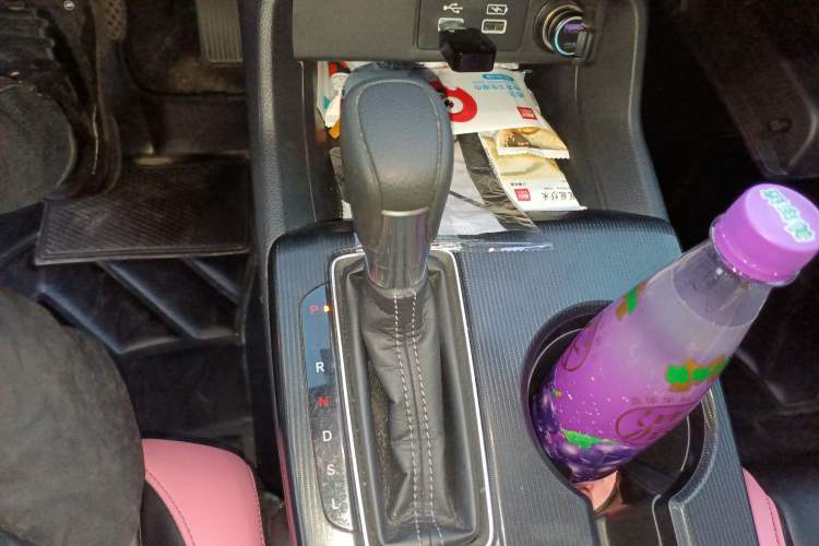 Used Honda Civic 2023 240TURBO CVT Dynamic Edition Gear Lever
