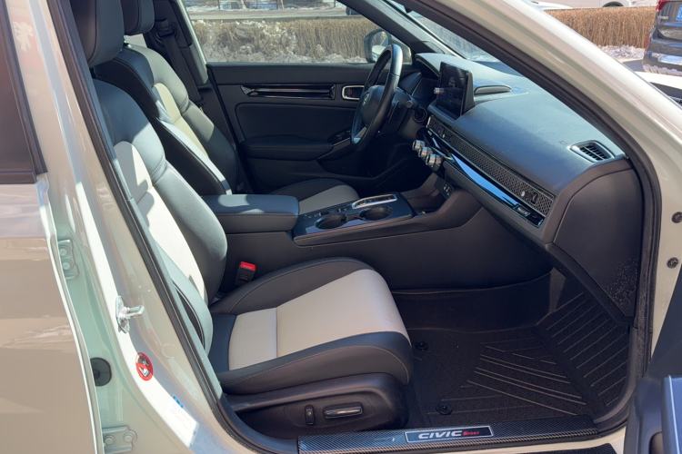 Used Honda Civic 2023 2.0L eHEV Swift Edition Interior 7