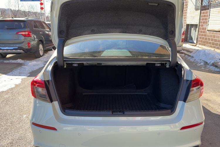 Used Honda Civic 2023 2.0L eHEV Swift Edition Interior 8