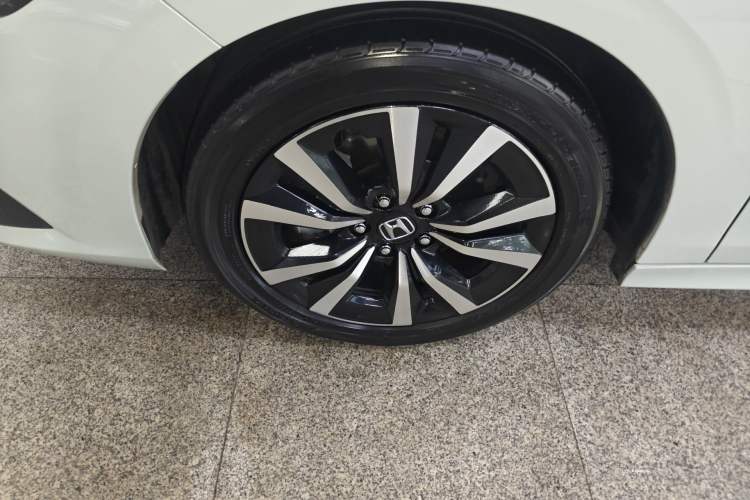 Used Honda Civic 2023 2.0L eHEV Pioneer Edition Left Front Wheel Hub