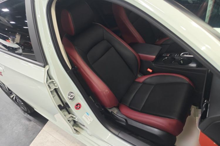 Used Honda Civic 2023 2.0L eHEV Pioneer Edition Right Front Seat