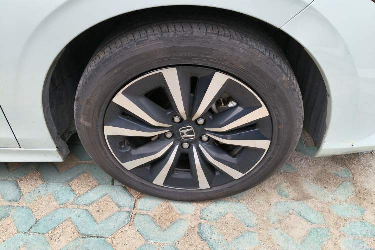 Used Honda Civic 2023 2.0L eHEV Pioneer Edition Right Front Wheel Hub
