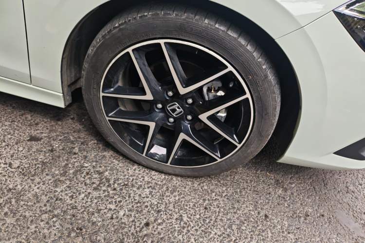 Used Honda Civic 2023 2.0L eHEV Swift Edition Right Front Wheel Hub