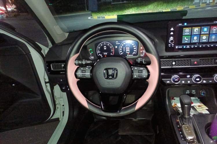 Used Honda Civic 2023 240TURBO CVT Dynamic Edition Steering Wheel
