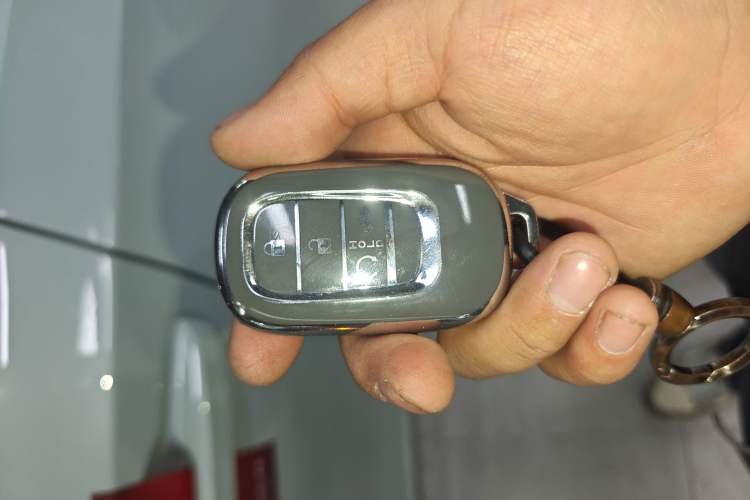 Used Honda Civic 2023 2.0L eHEV Pioneer Edition Vehicle Key