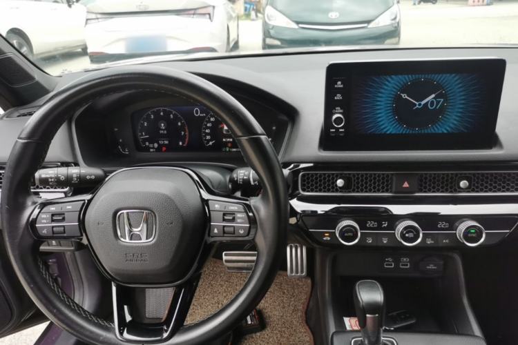 Used Honda Civic 2023 HATCHBACK 240TURBO CVT Extreme Edition Center Console