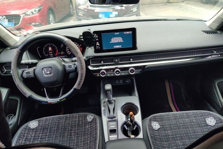 Used Honda Civic 2023 HATCHBACK 240TURBO CVT Zhiyue Edition Center Console