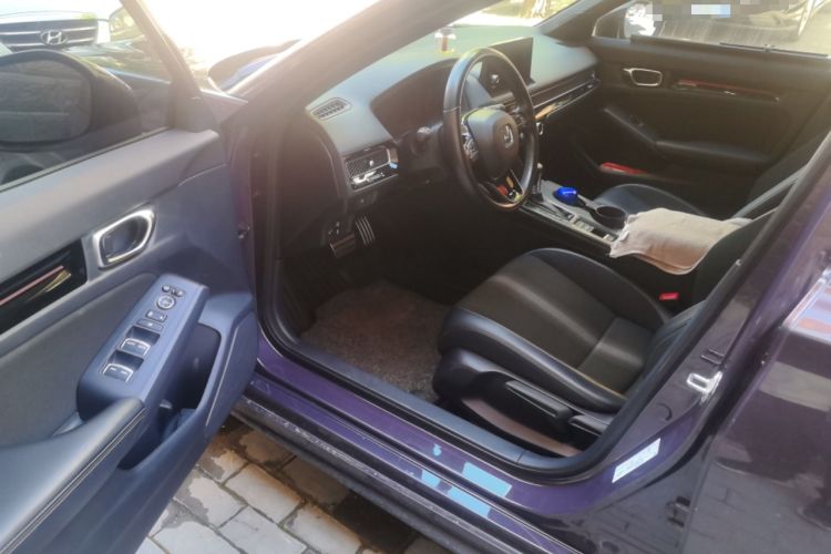 Used Honda Civic 2023 HATCHBACK 240TURBO CVT Extreme Edition Driver Seat