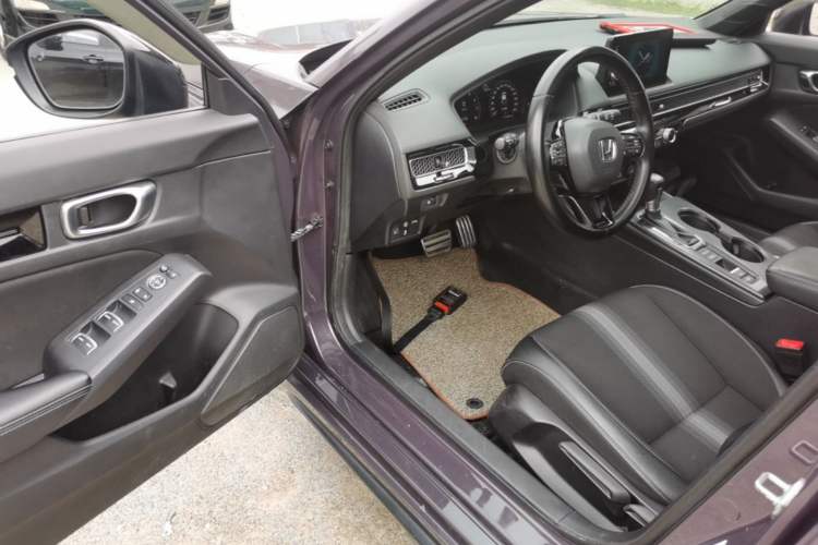 Used Honda Civic 2023 HATCHBACK 240TURBO CVT Extreme Edition Driver Seat