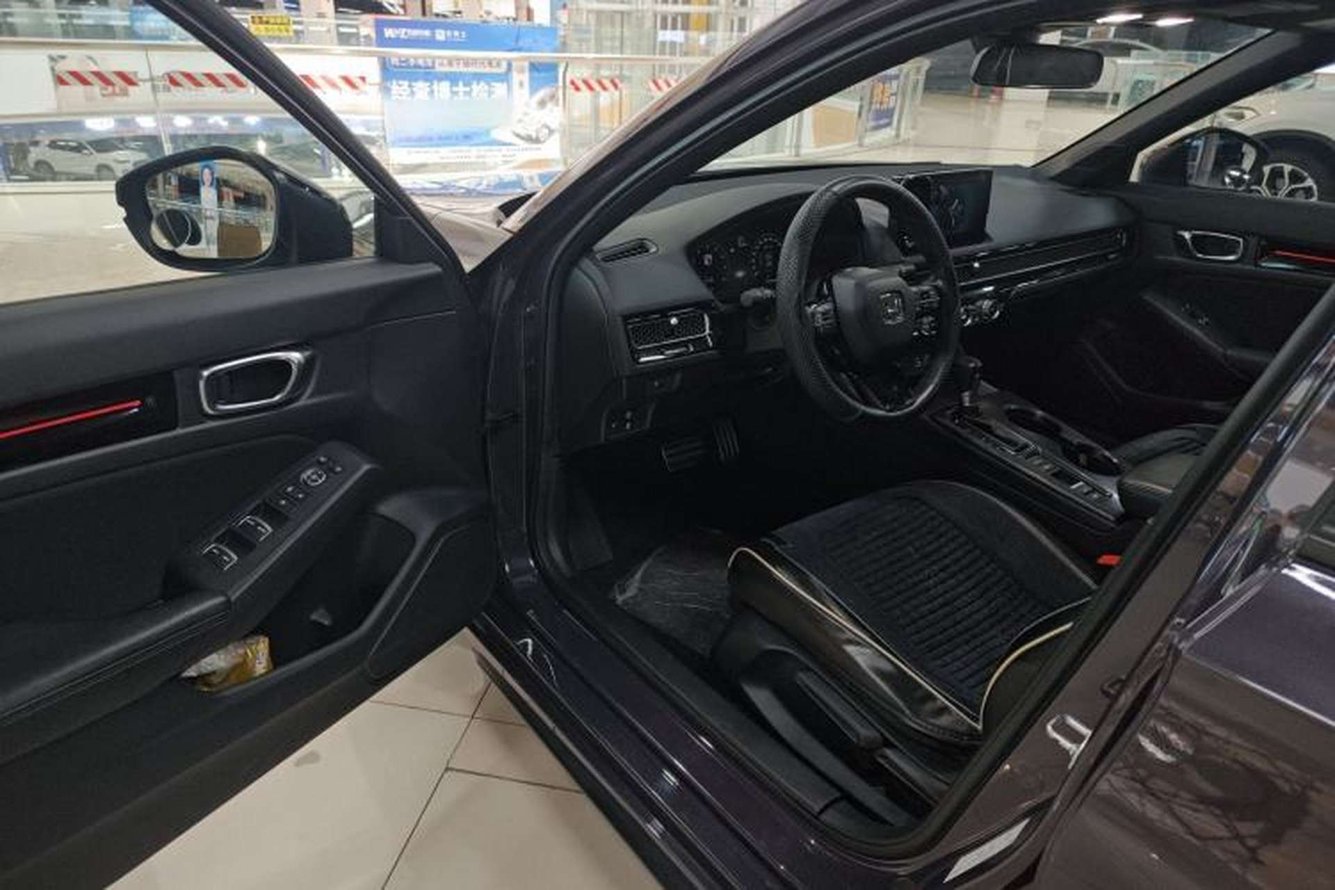 Used Honda Civic 2023 HATCHBACK 240TURBO CVT Extreme Edition Driver Seat