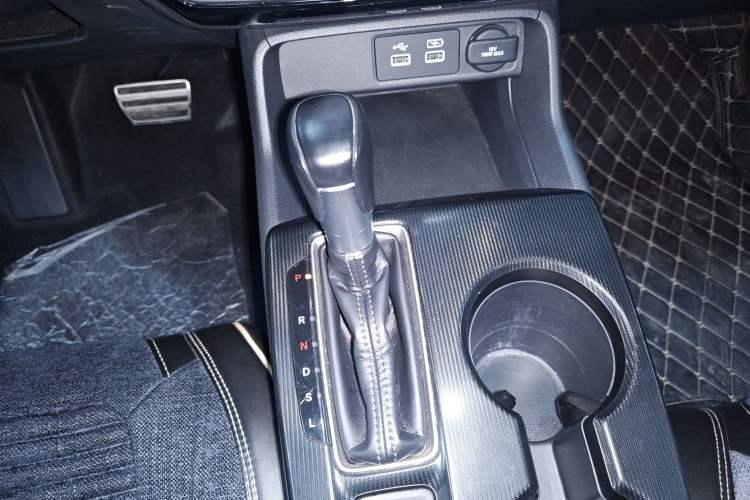 Used Honda Civic 2023 HATCHBACK 240TURBO CVT Extreme Edition Gear Lever