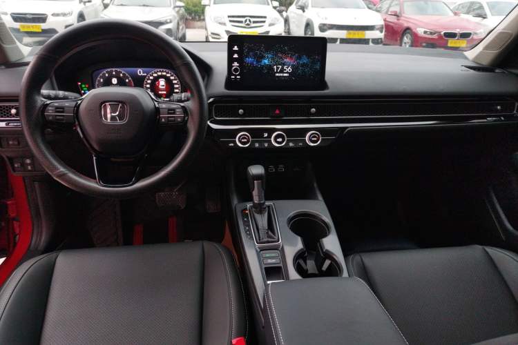 Used Honda Civic 2023 240TURBO CVT Dynamic · Center Stage Special Edition Center Console