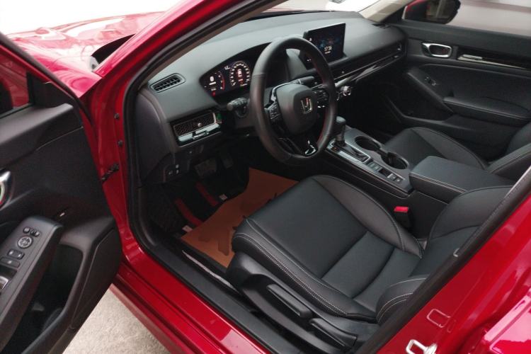 Used Honda Civic 2023 240TURBO CVT Dynamic · Center Stage Special Edition Driver Seat