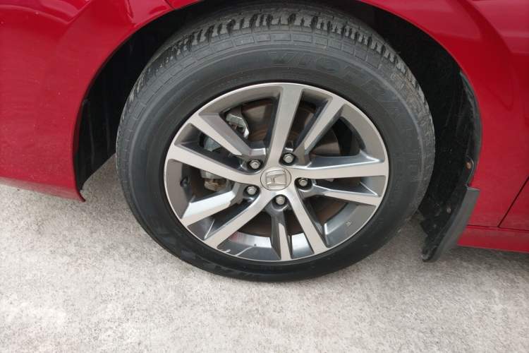 Used Honda Civic 2023 240TURBO CVT Dynamic · Center Stage Special Edition Left Front Wheel Hub