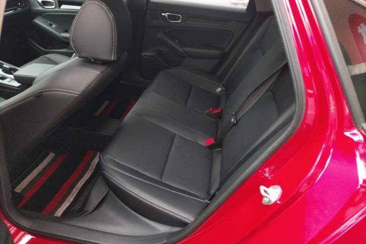 Used Honda Civic 2023 240TURBO CVT Dynamic · Center Stage Special Edition Left Rear Seat