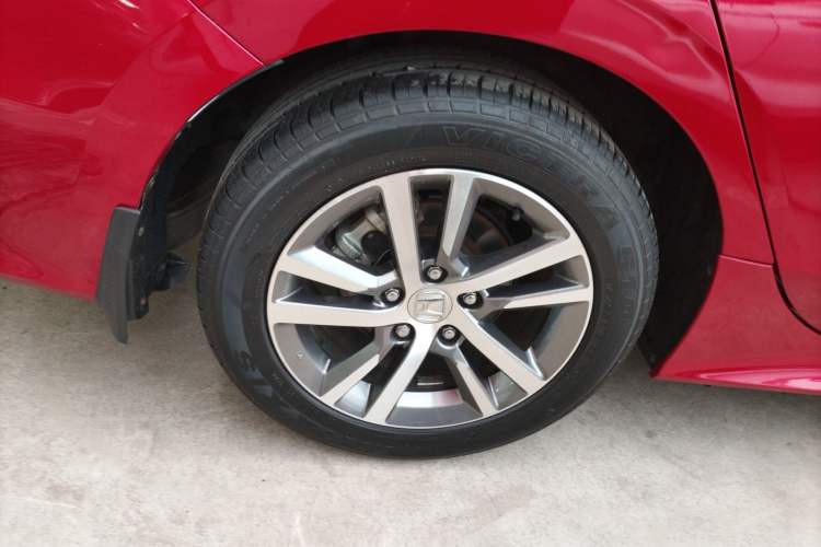 Used Honda Civic 2023 240TURBO CVT Dynamic · Center Stage Special Edition Right Rear Wheel Hub
