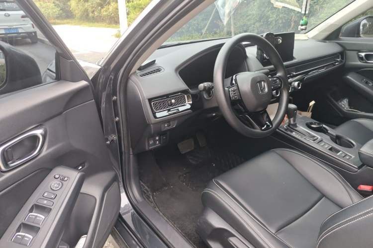 Used Honda Civic 2023 240TURBO CVT Dynamic · Center Stage Special Edition Driver Seat