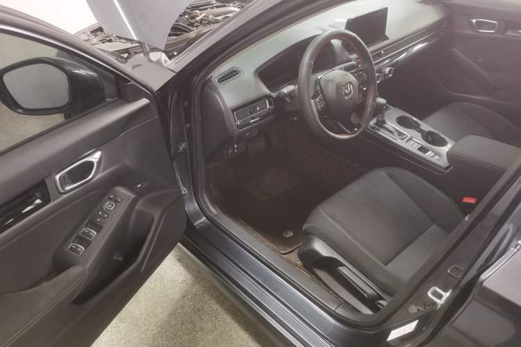 Used Honda Civic 2023 240TURBO CVT Dynamic Edition Driver Seat
