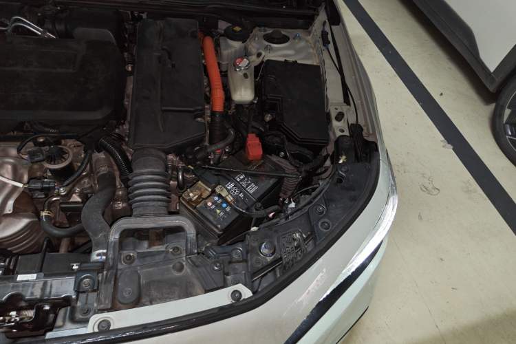 Used Honda Civic 2023 2.0L eHEV Swift Edition Engine Bay Left