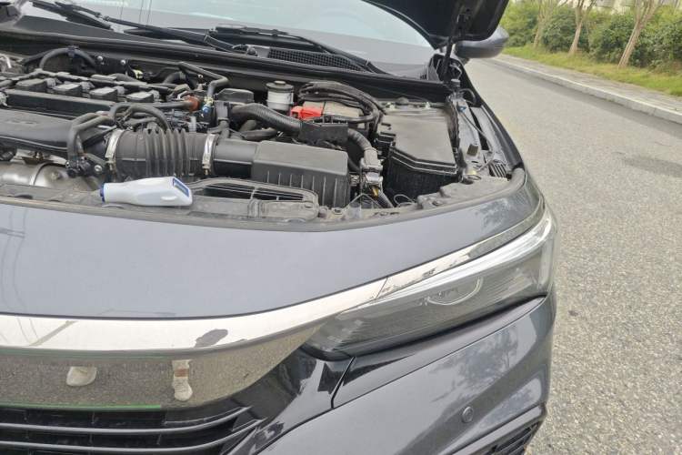 Used Honda Civic 2023 240TURBO CVT Dynamic · Center Stage Special Edition Engine Bay Left