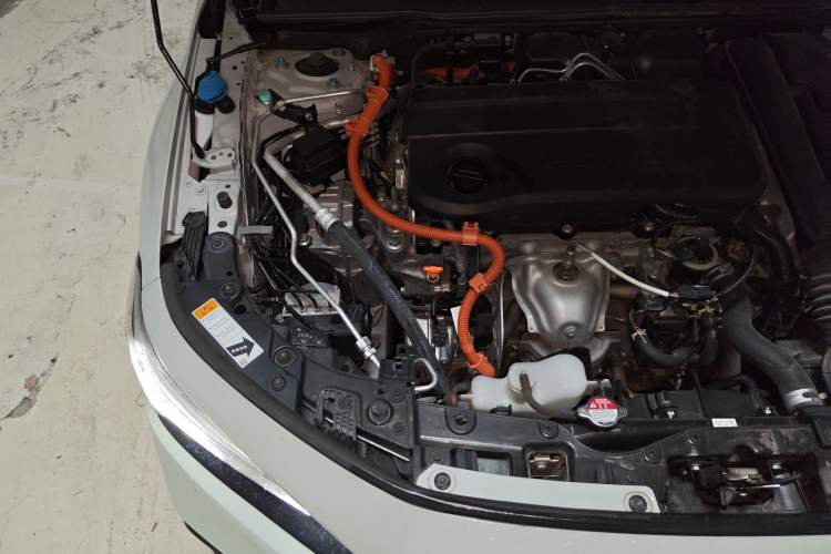 Used Honda Civic 2023 2.0L eHEV Swift Edition Engine Bay Right