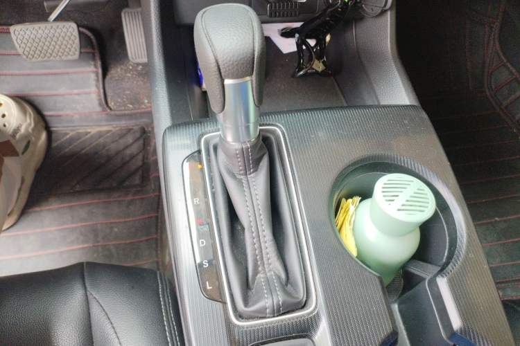Used Honda Civic 2023 240TURBO CVT Dynamic Edition Gear Lever