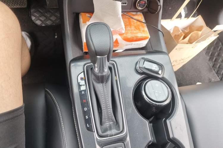 Used Honda Civic 2023 240TURBO CVT Dynamic · Center Stage Special Edition Gear Lever
