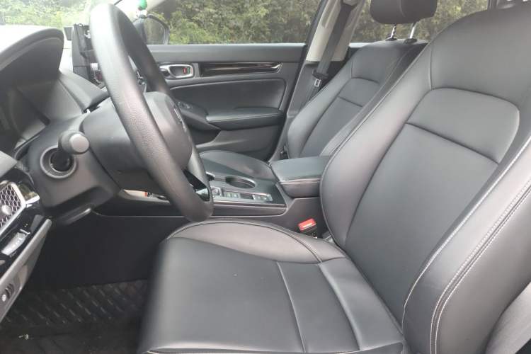 Used Honda Civic 2023 240TURBO CVT Dynamic · Center Stage Special Edition Left Front Seat