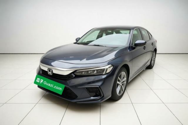 Ojetý Honda Civic 2023 240TURBO CVT Dynamic · Center Stage Special Edition