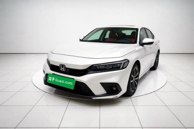 Ojetý Honda Civic 2023 240TURBO CVT Dynamic Edition