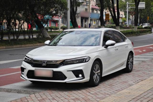 Used Honda Civic 2023 240TURBO CVT Dynamic · Center Stage Special Edition