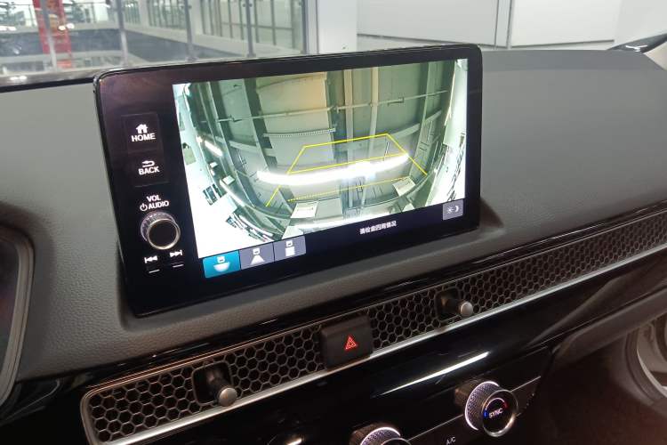 Used Honda Civic 2023 240TURBO CVT Dynamic Edition Audio And AC Panel