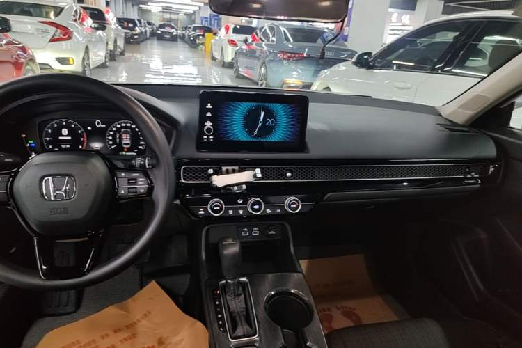 Used Honda Civic 2023 240TURBO CVT Dynamic Edition Audio And AC Panel