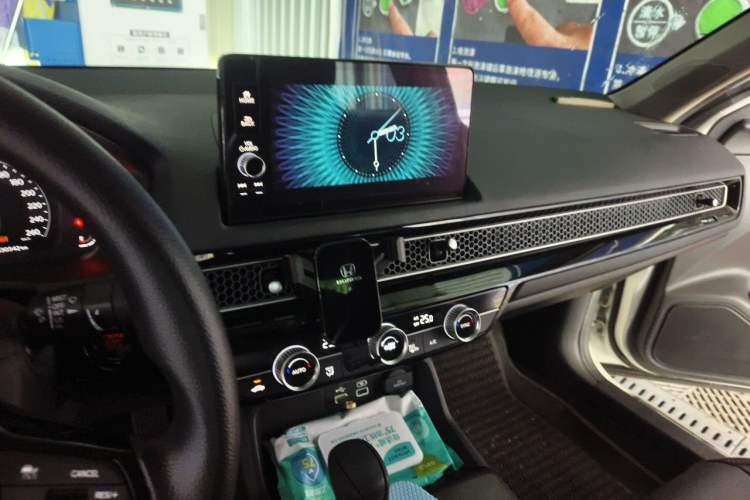 Used Honda Civic 2023 240TURBO CVT Dynamic Edition Audio And AC Panel