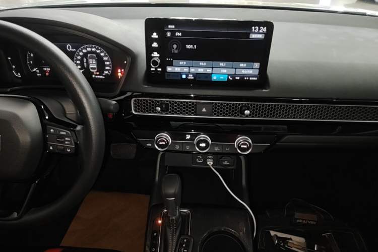 Used Honda Civic 2023 240TURBO CVT Dynamic Edition Audio And AC Panel