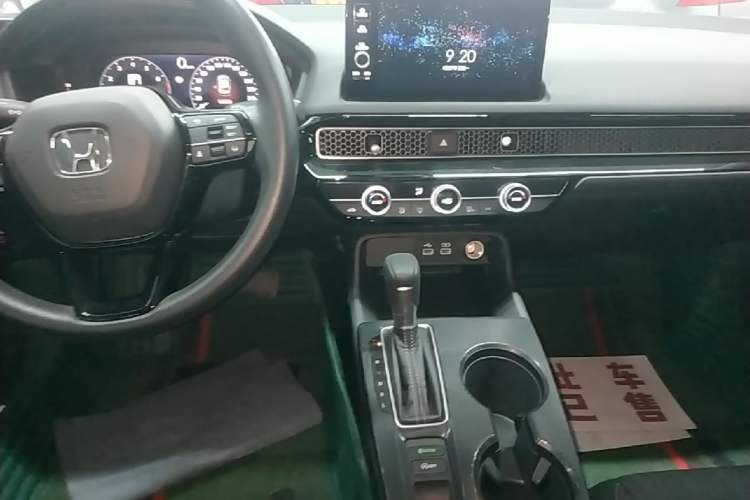 Used Honda Civic 2023 240TURBO CVT Dynamic Edition Audio And AC Panel
