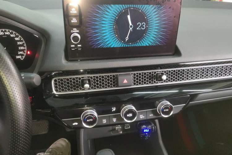 Used Honda Civic 2023 HATCHBACK 240TURBO CVT Zhiyue Edition Audio And AC Panel