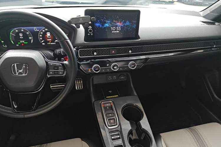 Used Honda Civic 2023 HATCHBACK 2.0L eHEV Extreme Control Edition Audio And AC Panel