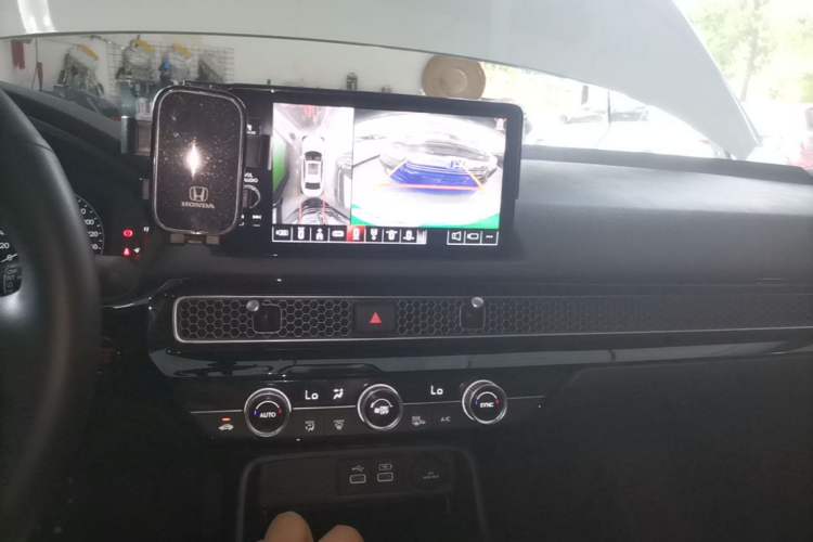 Used Honda Civic 2023 240TURBO CVT Dynamic Edition Audio And AC Panel