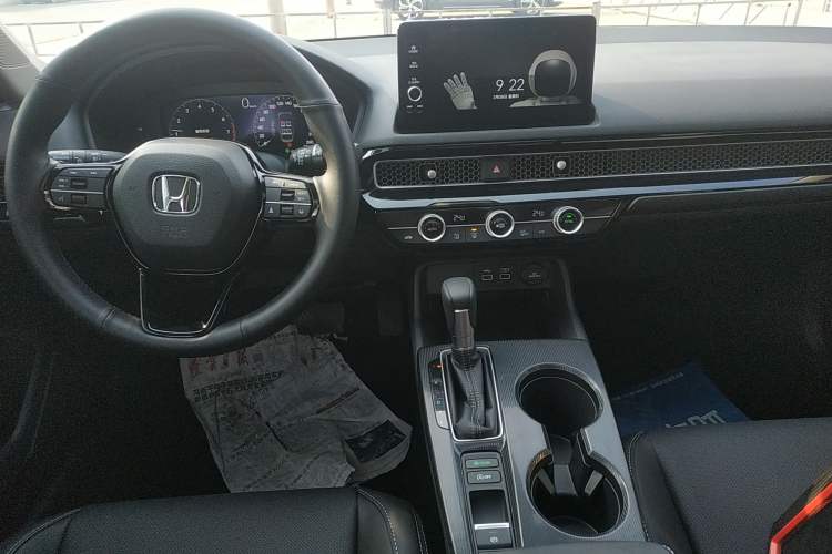 Used Honda Civic 2023 240TURBO CVT Dynamic Edition Audio And AC Panel