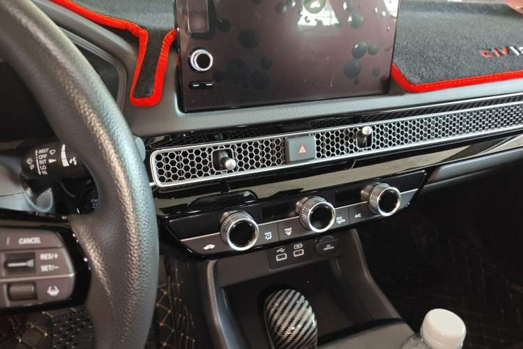 Used Honda Civic 2023 240TURBO CVT Dynamic Edition Audio And AC Panel