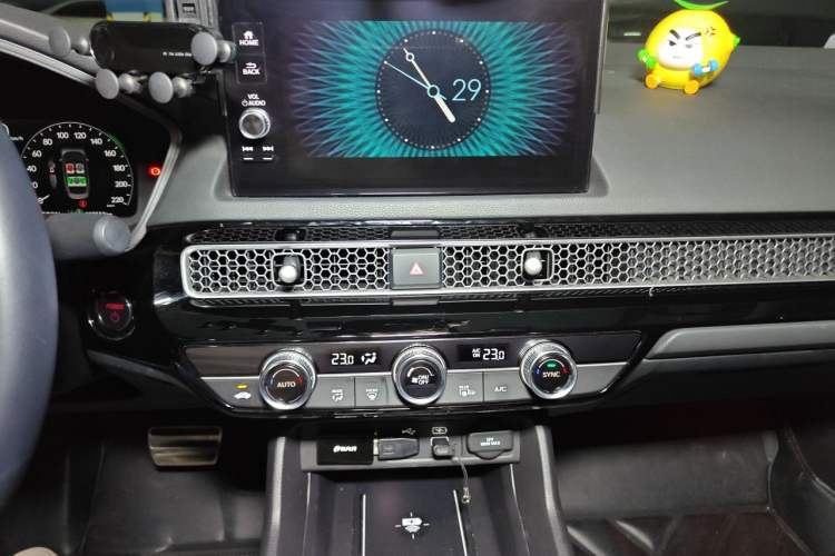 Used Honda Civic 2023 2.0L eHEV Sharp Edition Audio And AC Panel