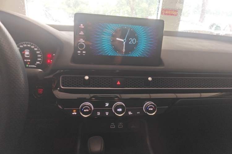 Used Honda Civic 2023 240TURBO CVT Dynamic Edition Audio And AC Panel