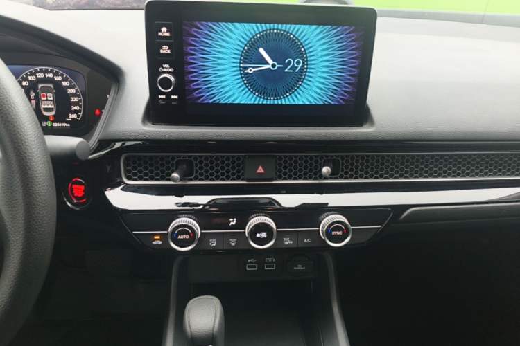 Used Honda Civic 2023 240TURBO CVT Dynamic Edition Audio And AC Panel